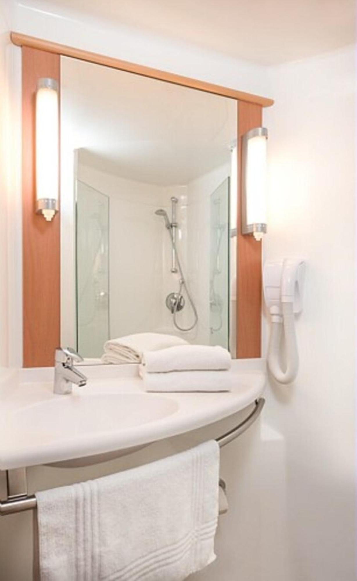 Hotel Ibis Vitre Centre Zewnętrze zdjęcie